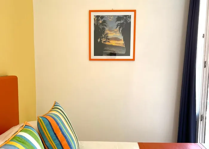 בית הארחה Street View 4*