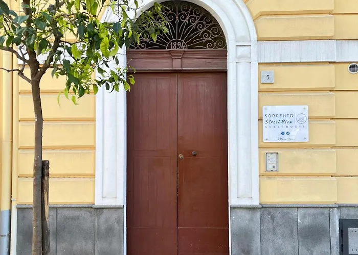 Street View Сорренто